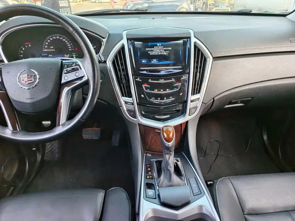 CADILLAC SRX