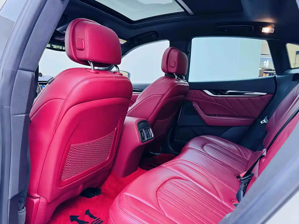 Maserati Levante — миниатюра 8