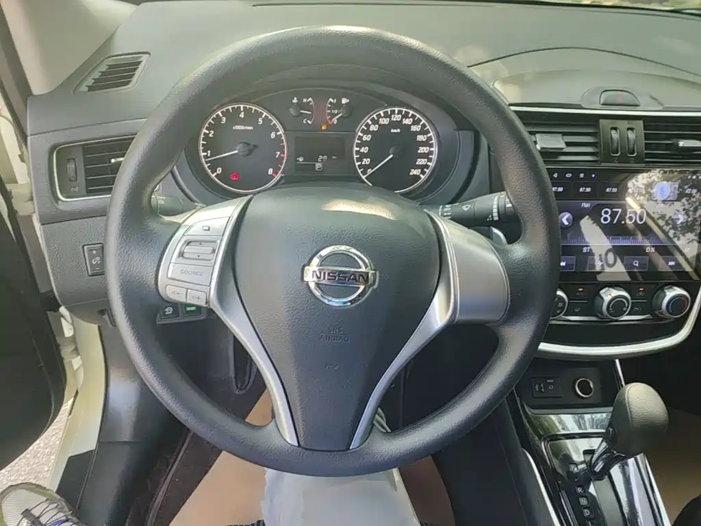 Nissan Tiida — миниатюра 11