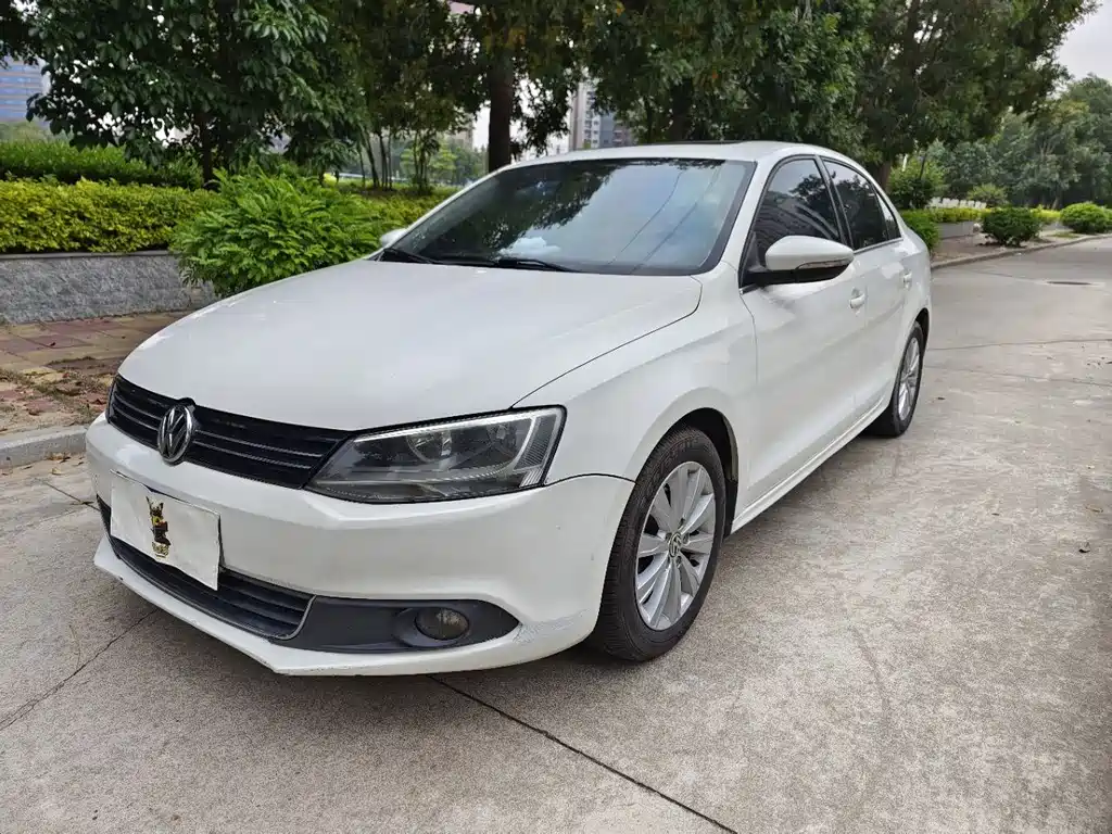 Volkswagen Sagitar 2014