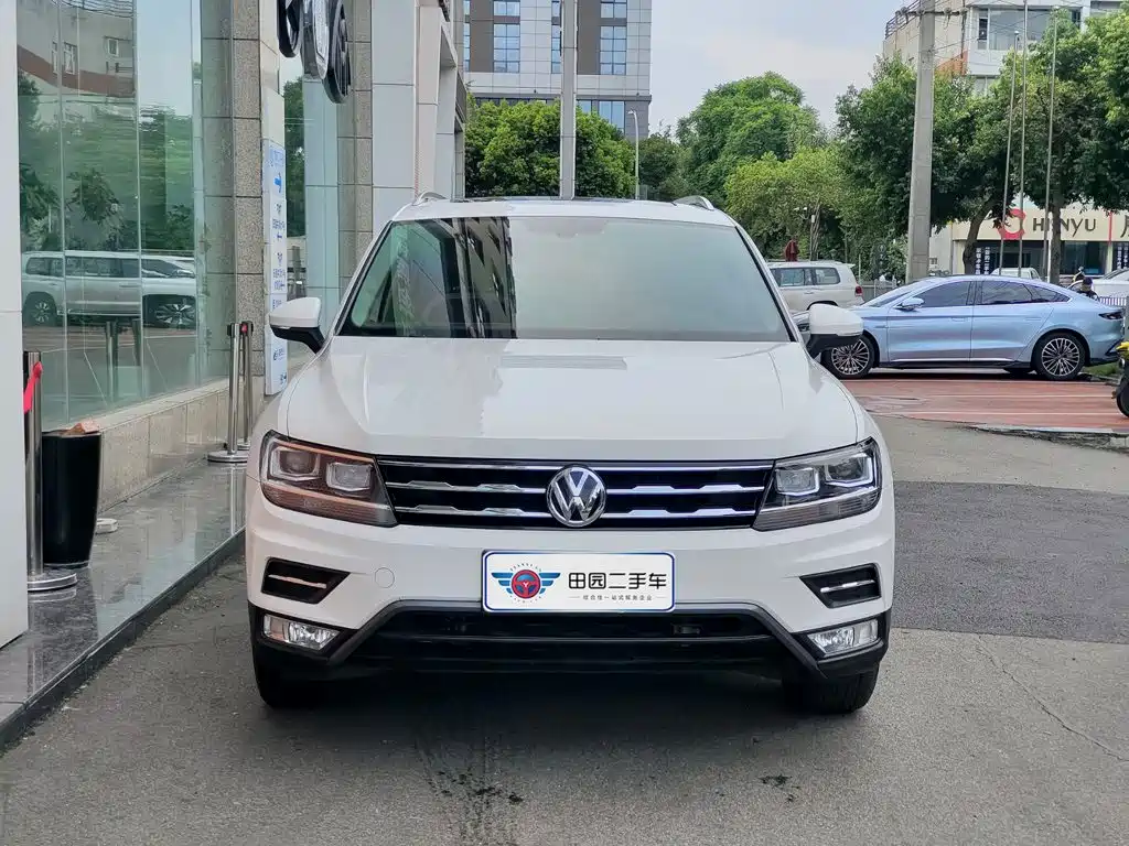 Volkswagen Tiguan L — миниатюра 2