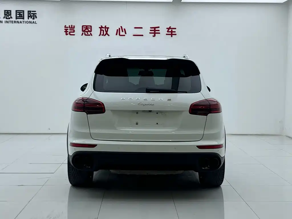 Porsche Cayenne — миниатюра 9