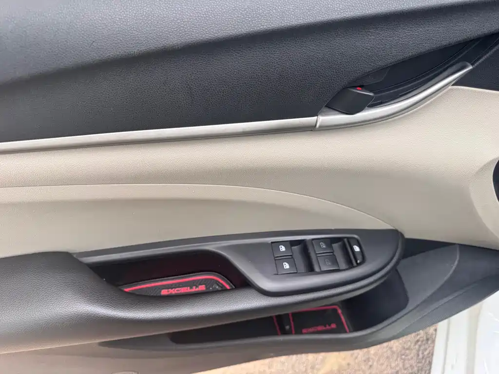Buick Excelle — миниатюра 10