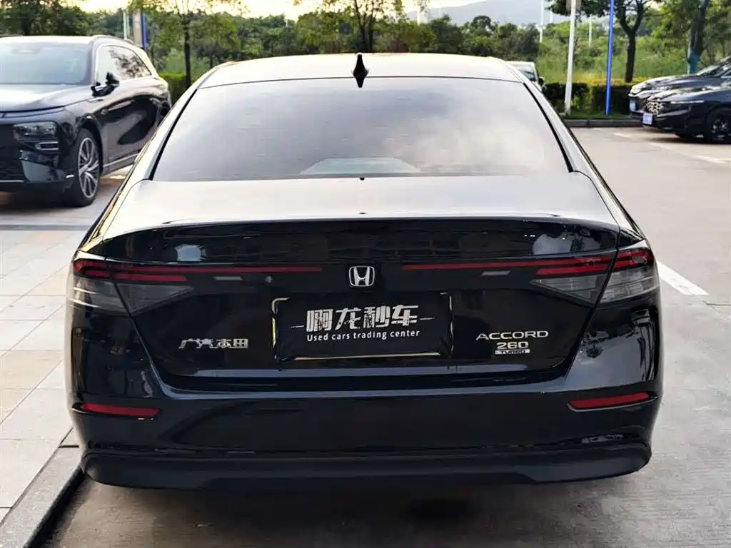 Honda Accord — миниатюра 9