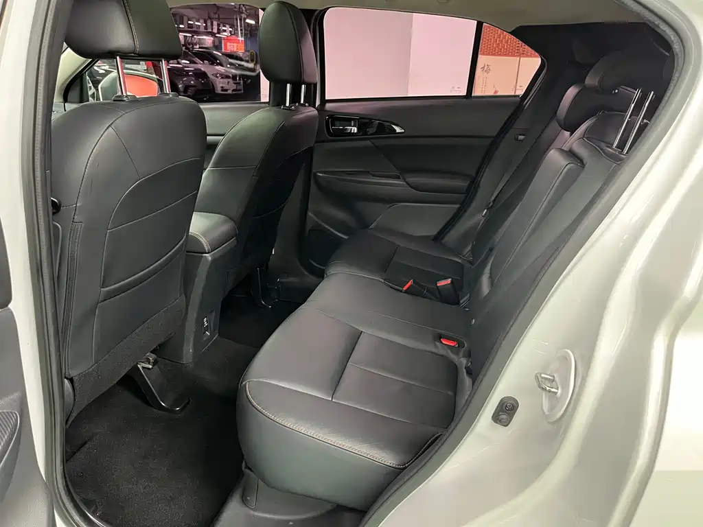 Mitsubishi Eclipse Cross — миниатюра 19