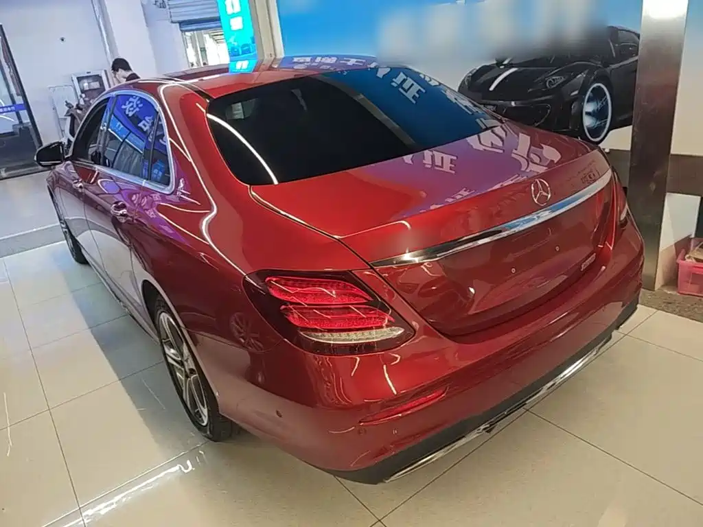 Mercedes-Benz E-Class — миниатюра 5