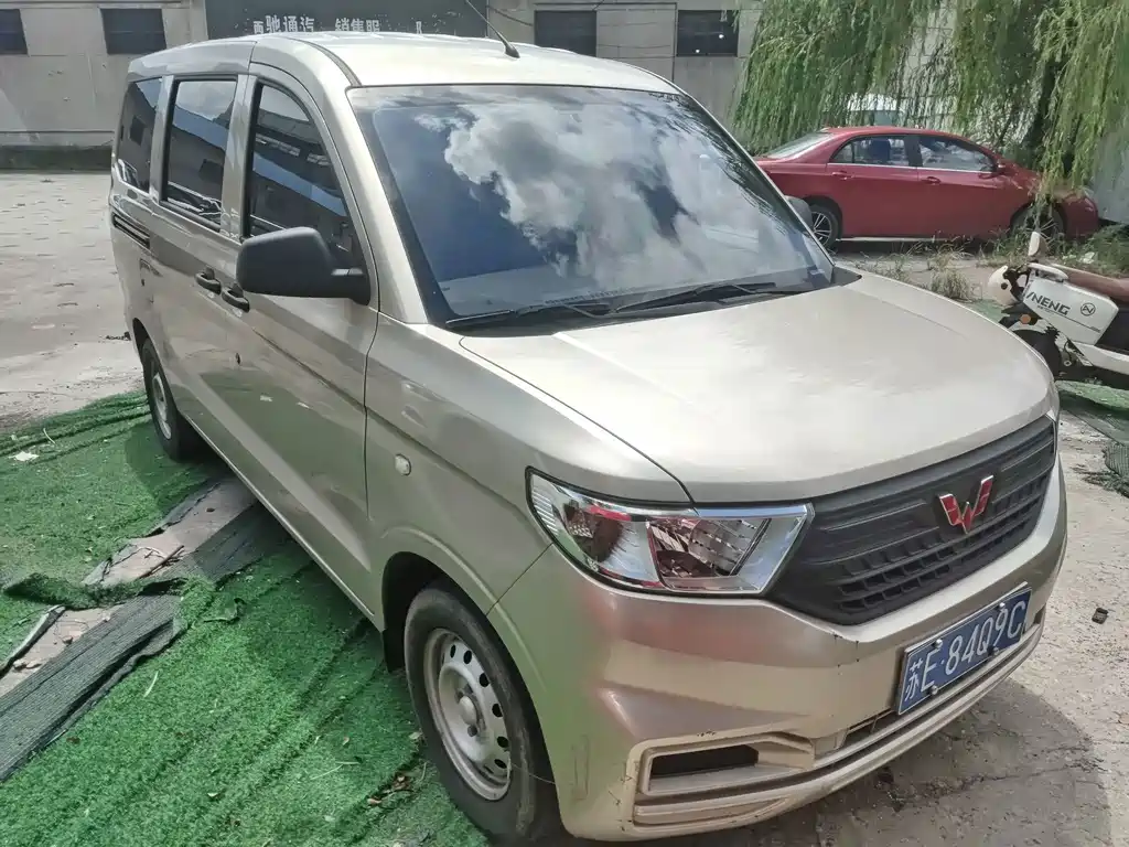 Wuling Hongguang V — миниатюра 3