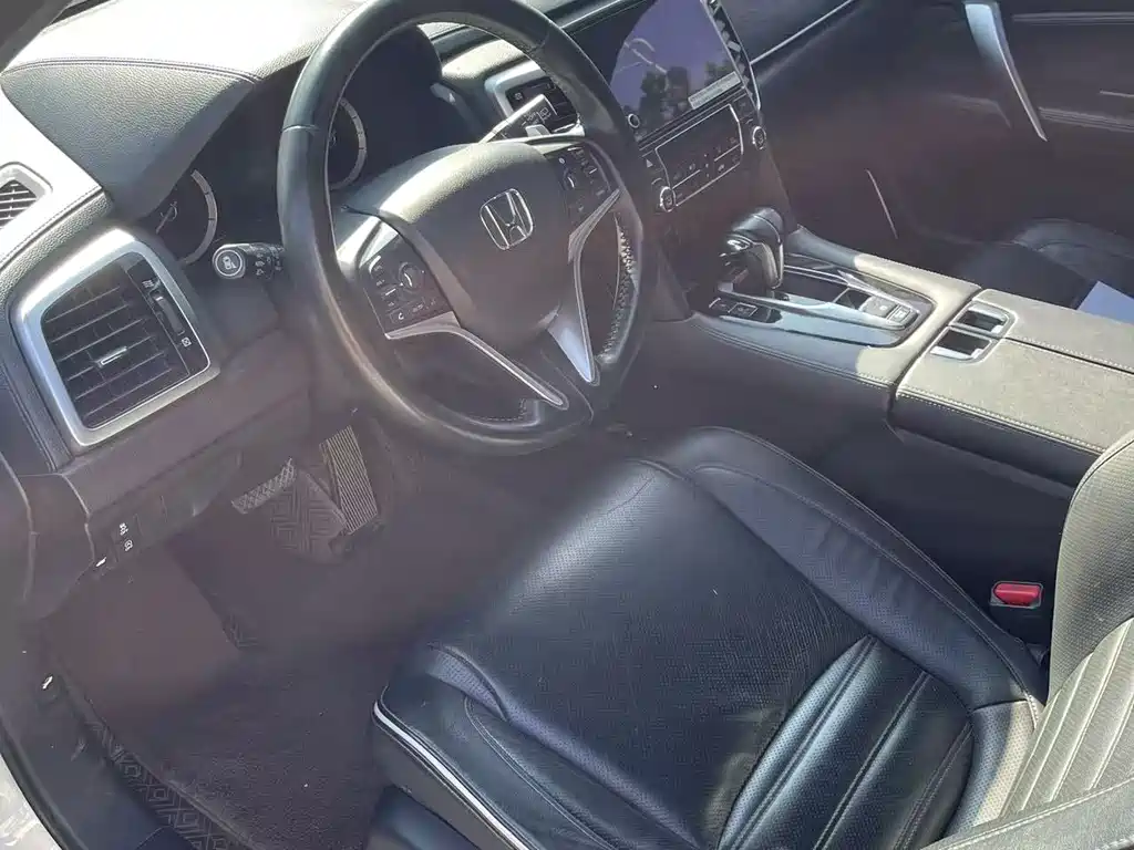 Honda UR-V — миниатюра 4