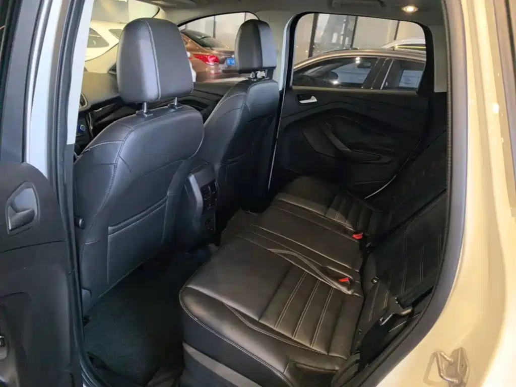 Ford Kuga — миниатюра 17