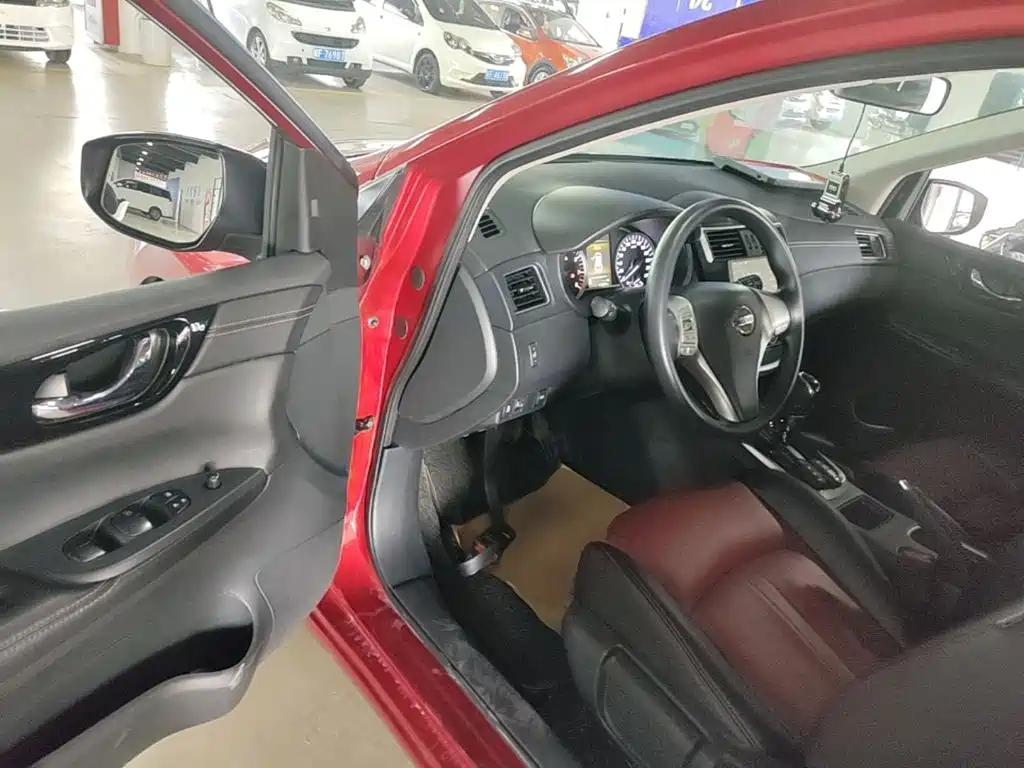 Nissan Tiida — миниатюра 16