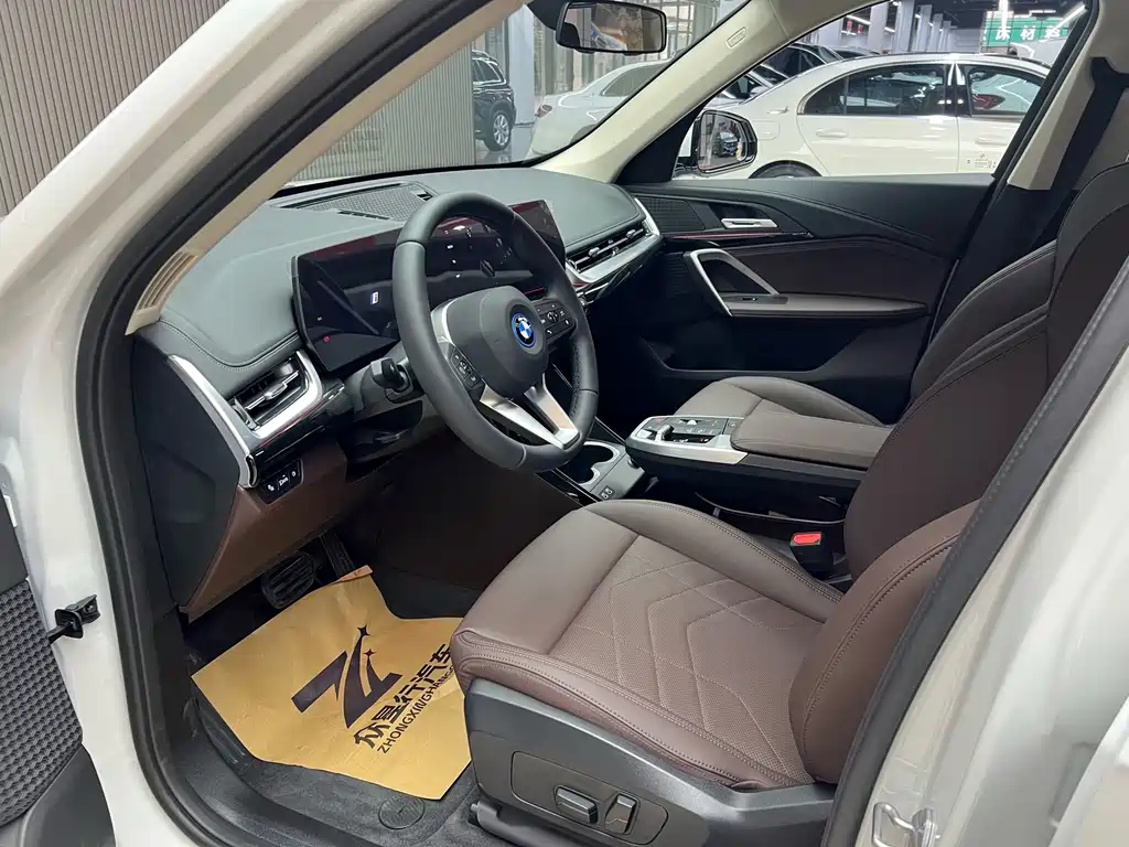 BMW iX1 — миниатюра 12