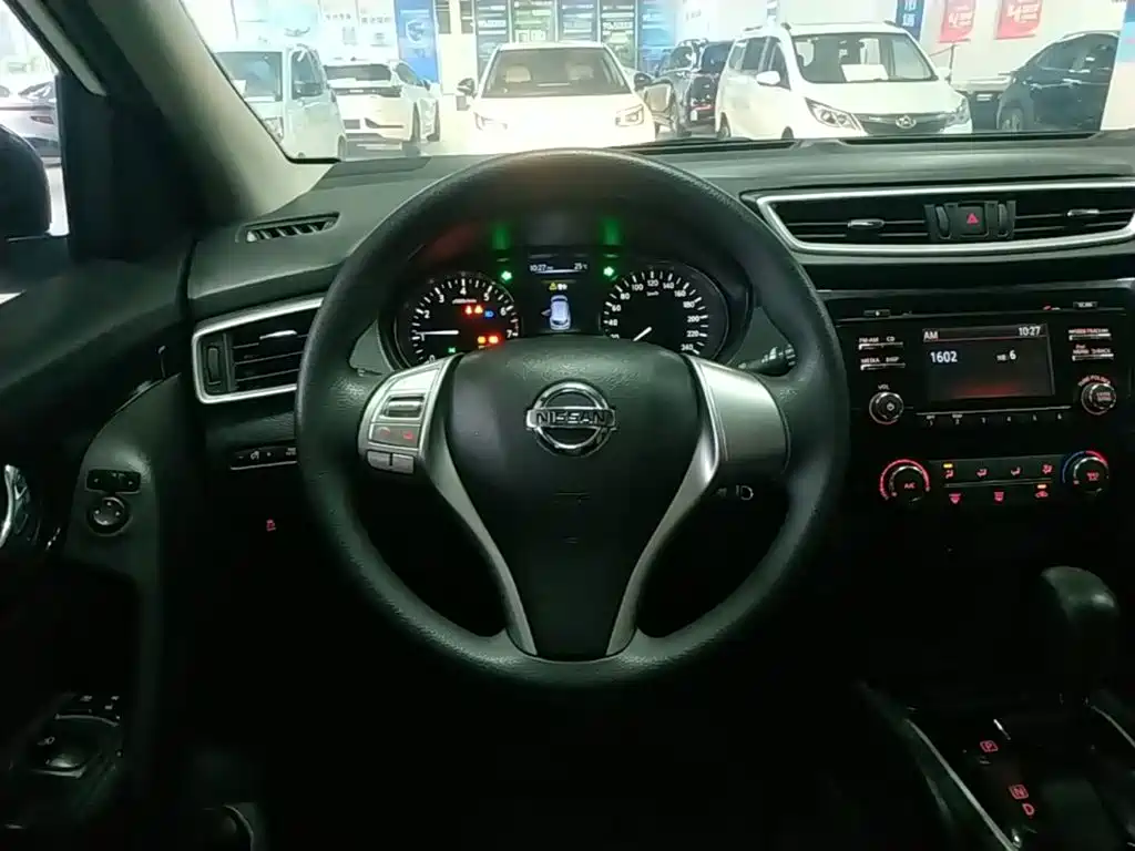 Nissan Qashqai — миниатюра 11