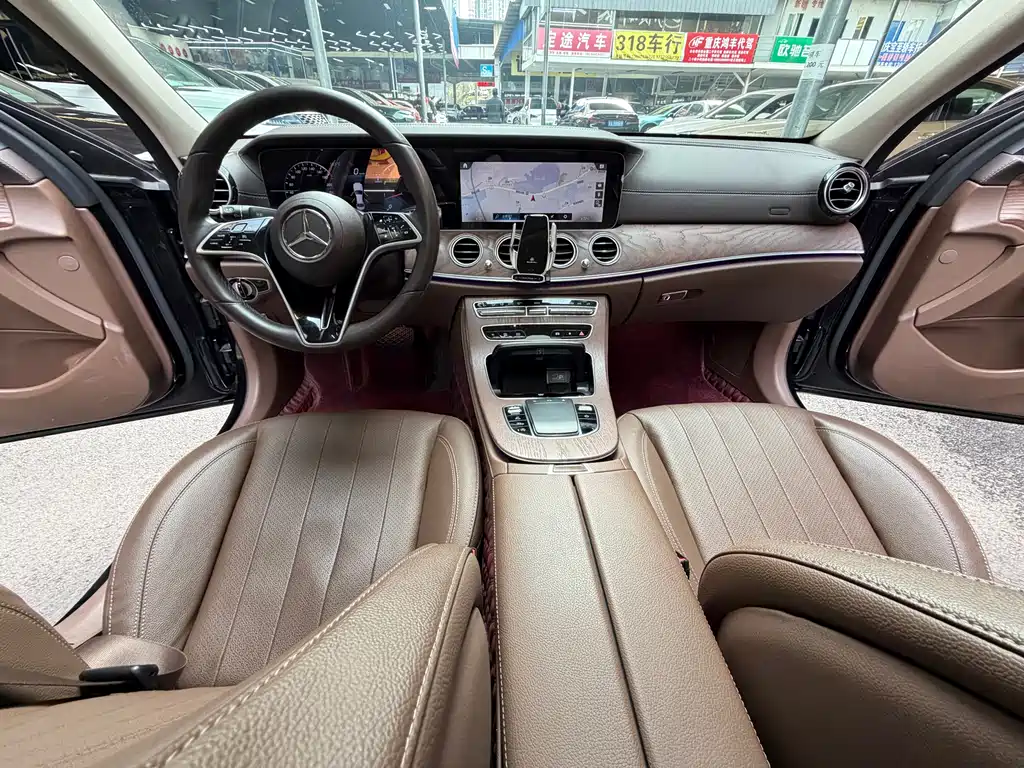 MERCEDES-BENZ E CLASS