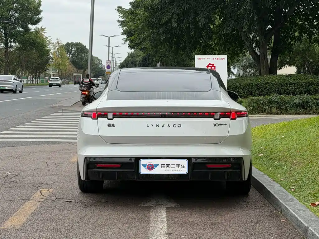 Lynk & Co 10 — миниатюра 5