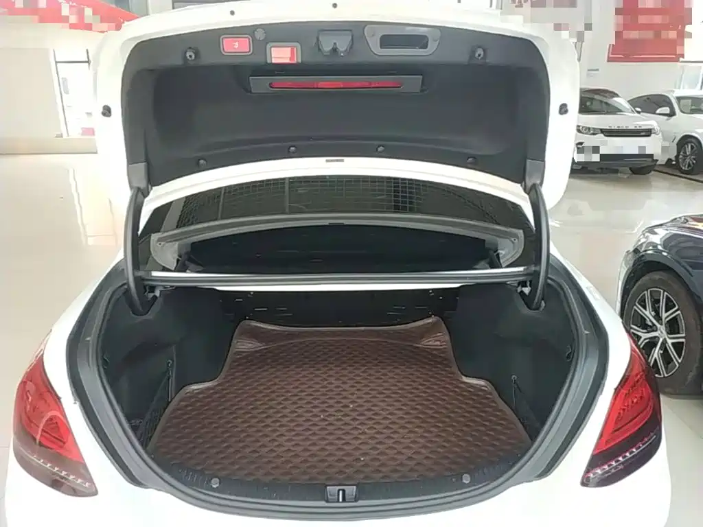 Mercedes-Benz C-Class — миниатюра 19