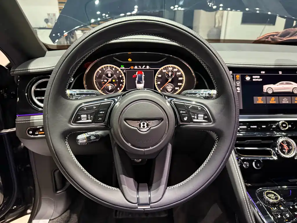 Bentley Flying Spur PHEV — миниатюра 6