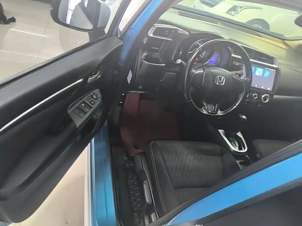 Honda Fit — миниатюра 16