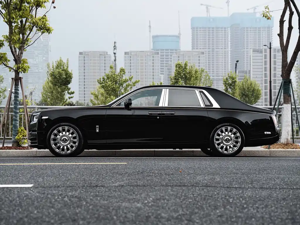 Rolls-Royce Phantom — миниатюра 6