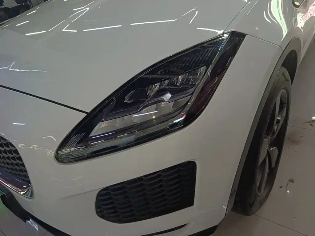 Jaguar E-PACE — миниатюра 24