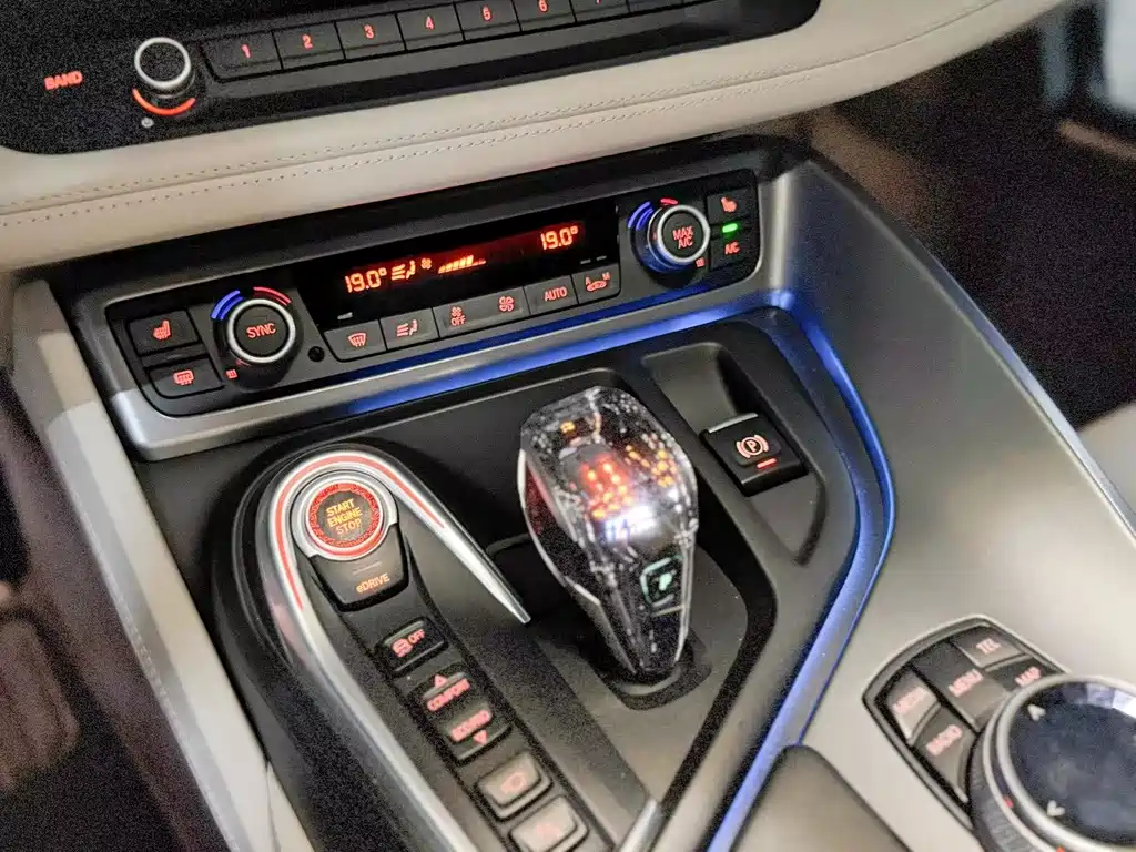 BMW i8 — миниатюра 11