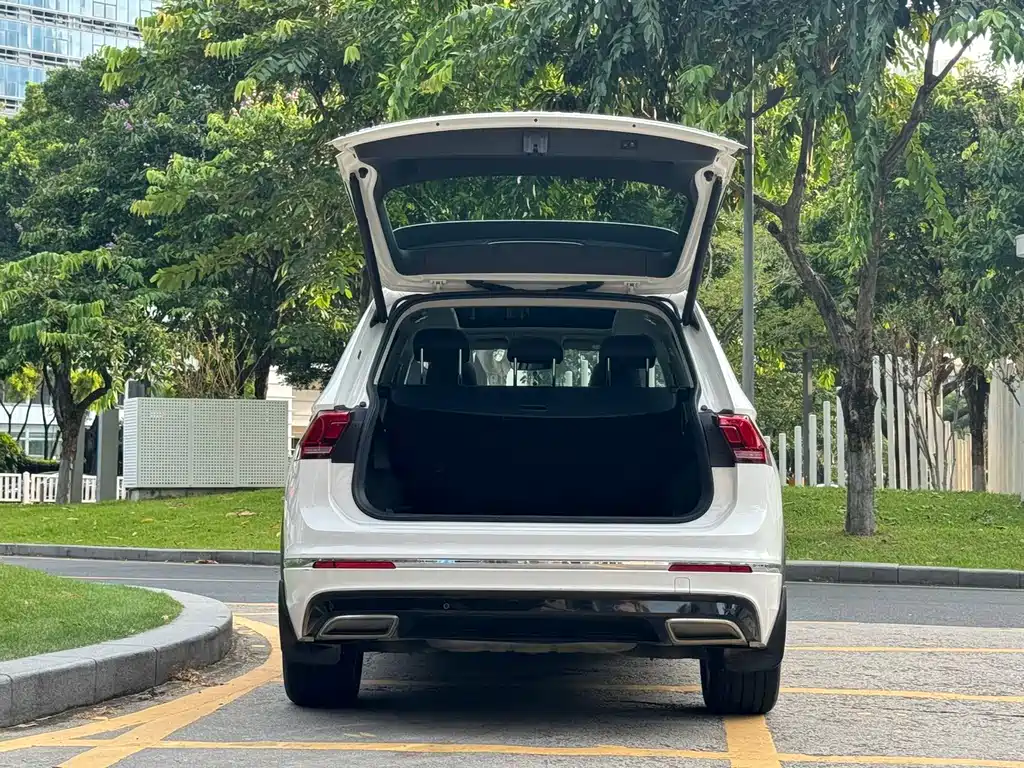 Volkswagen Tiguan L — миниатюра 16