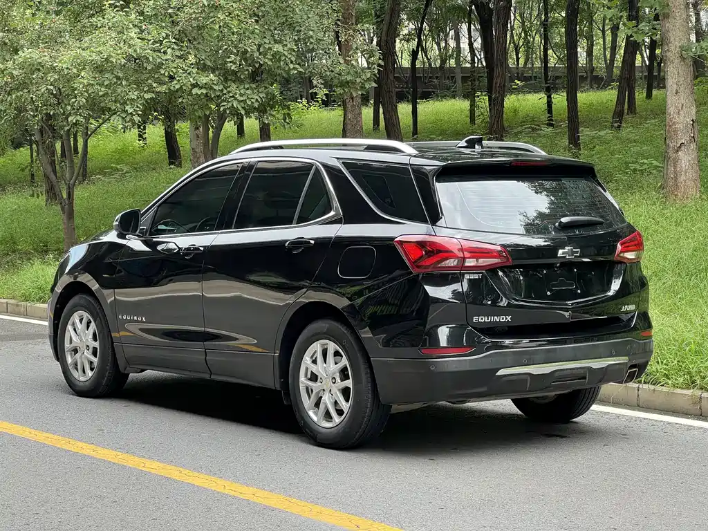 Chevrolet Equinox — миниатюра 11
