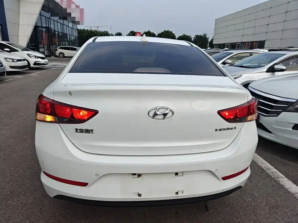 Hyundai Verna - фото 6
