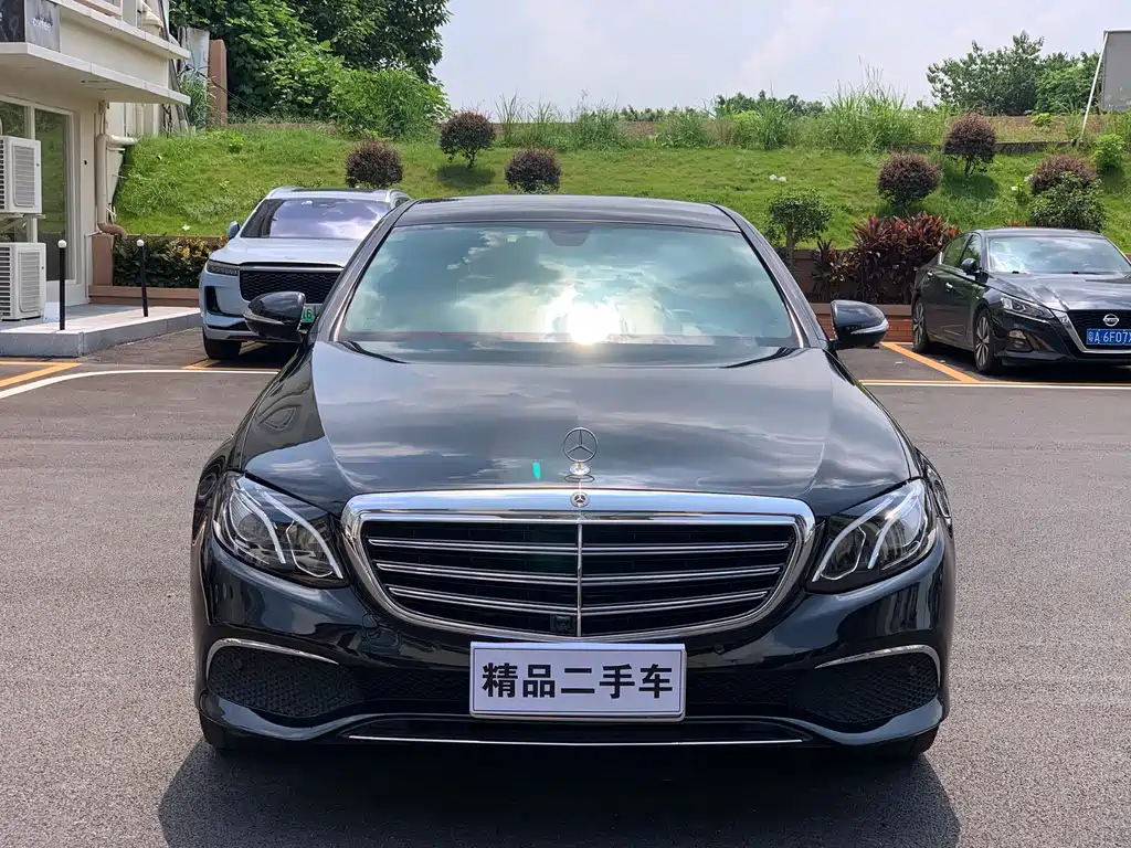 Mercedes-Benz E-Class — миниатюра 2