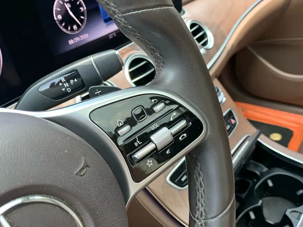 Mercedes-Benz E-Class — миниатюра 24