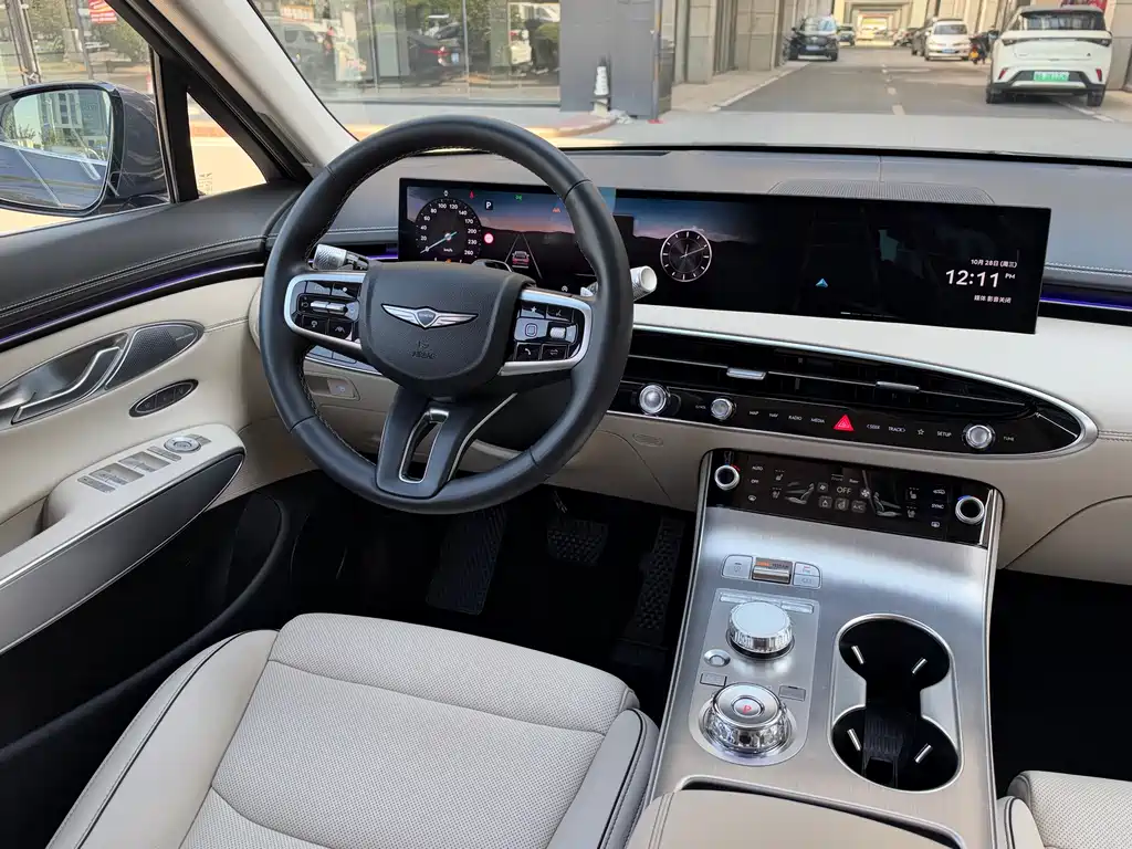 Genesis GV70 — миниатюра 11