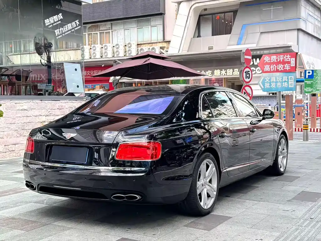 Bentley Flying Spur — миниатюра 8
