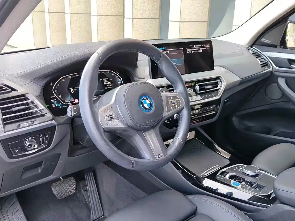 BMW iX3 — миниатюра 5