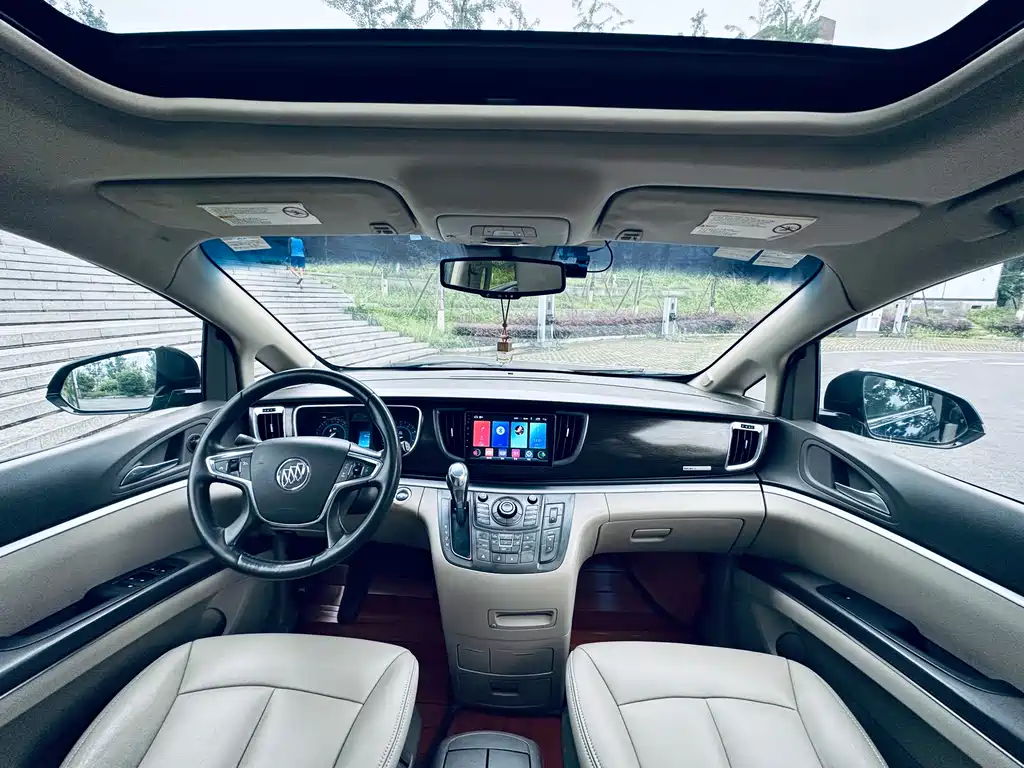 Buick GL8 2013 2.4L CT Luxury Comfort