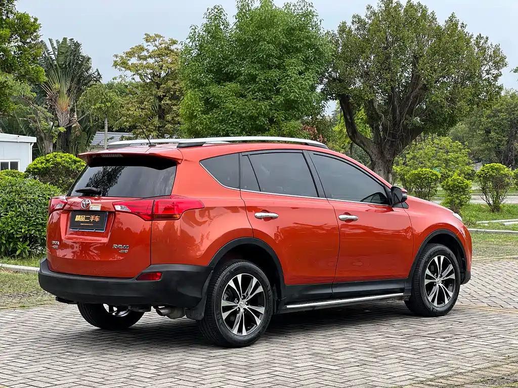 Toyota RAV4 2013 2.5L AT Luxury