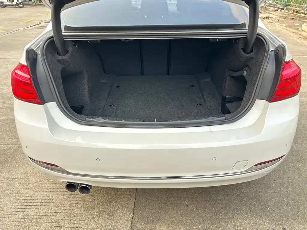 BMW 3 Series — миниатюра 14