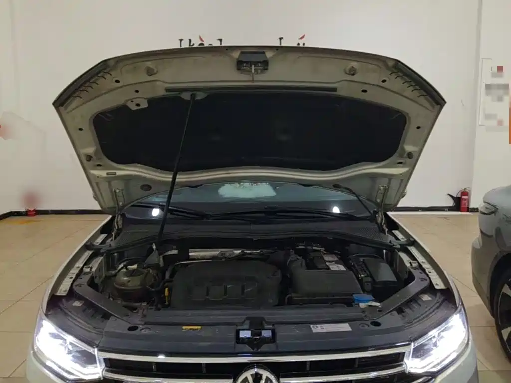 Volkswagen Tiguan L — миниатюра 20