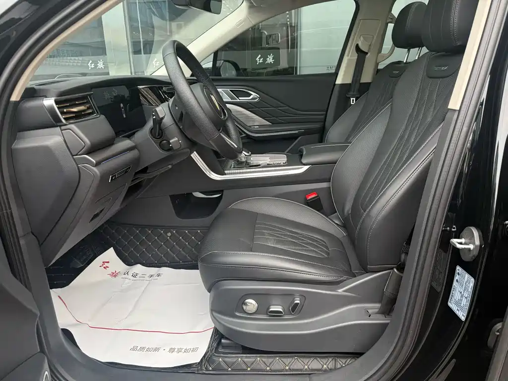 Hongqi HS7 PHEV 2024 2.0T PHEV 6 мест