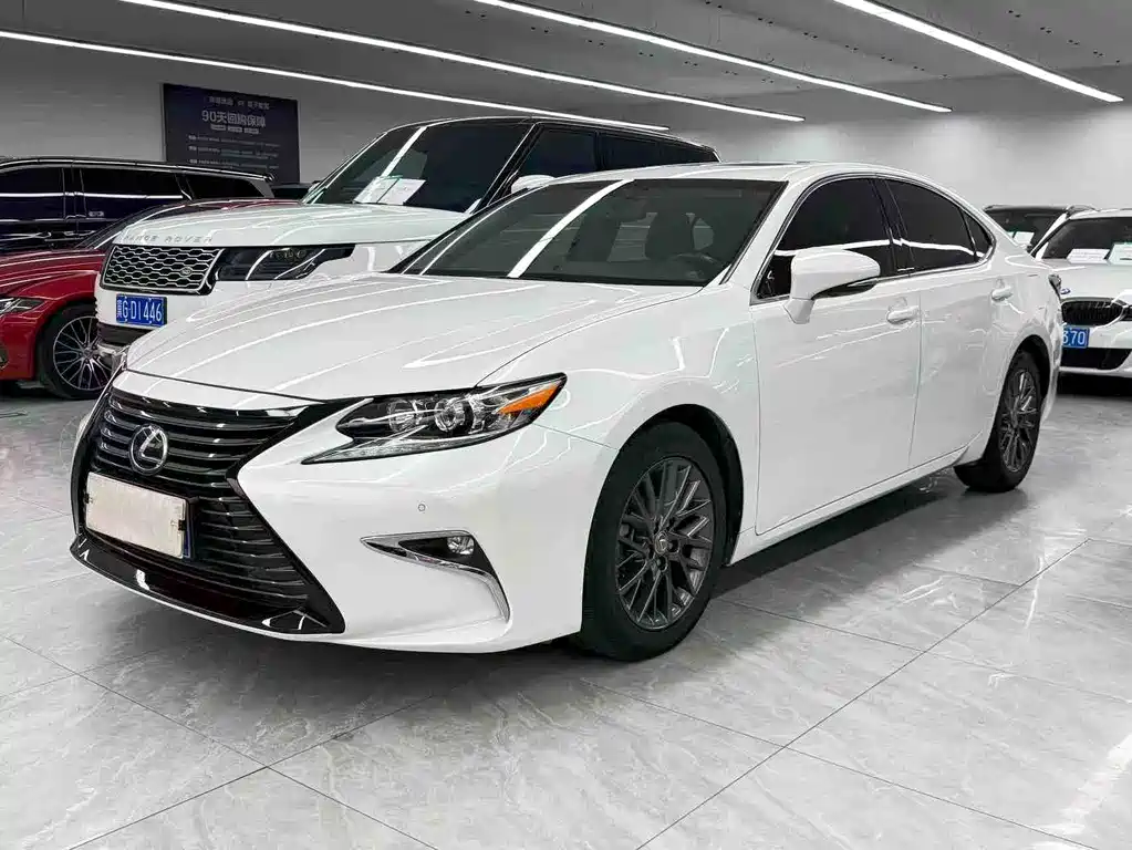 Купить Lexus ES