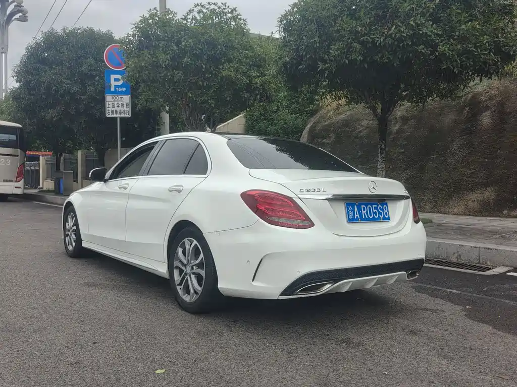 Mercedes-Benz C-Class — миниатюра 11