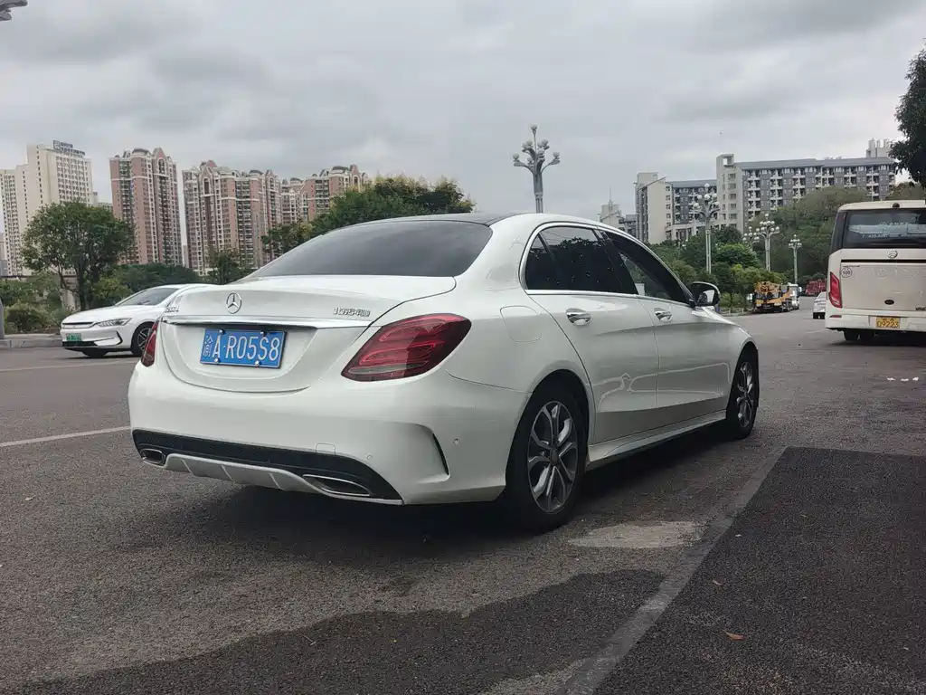 Mercedes-Benz C-Class — миниатюра 12