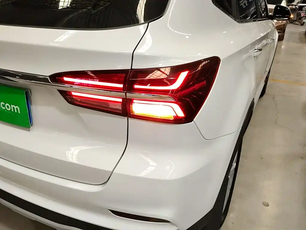 Roewe RX5 — миниатюра 8