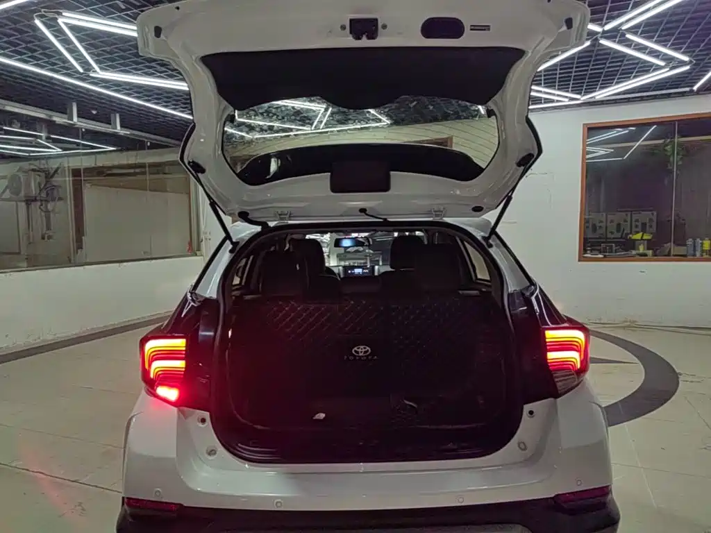 Toyota Yaris L — миниатюра 19