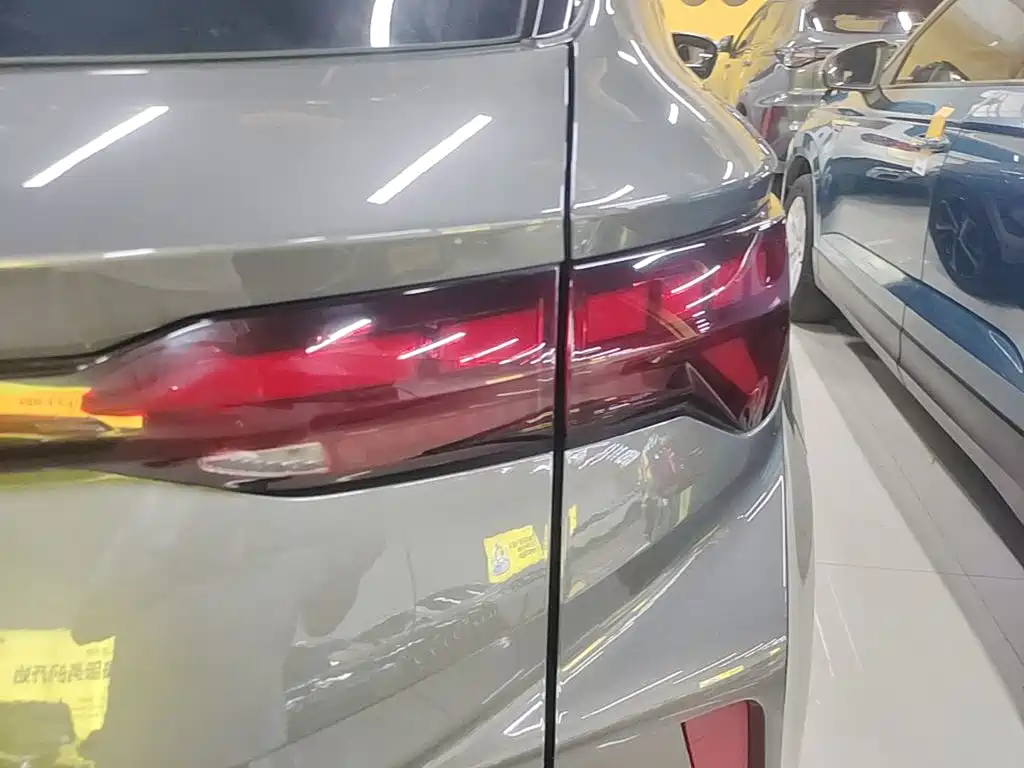 Geely Binyue — миниатюра 8
