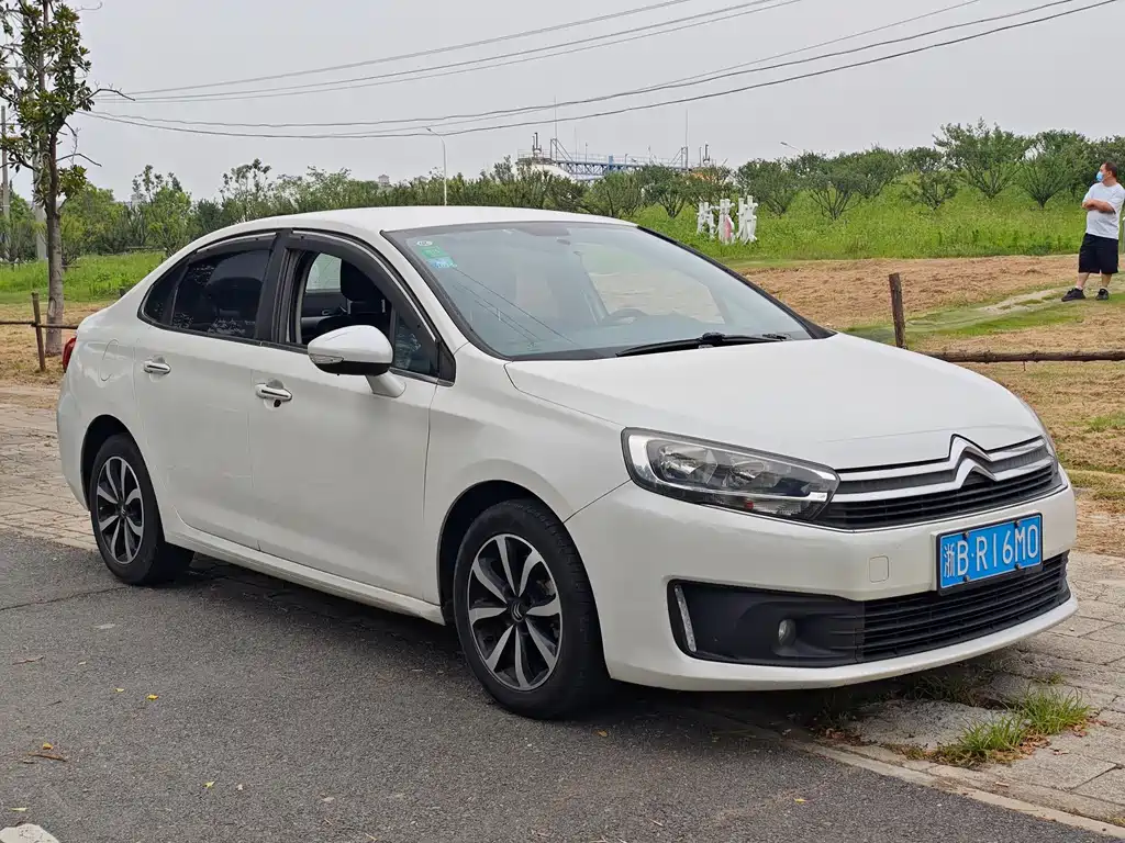 Citroen C4 Joy Heart Edition 1.6L Auto Luxury Type, фото 3
