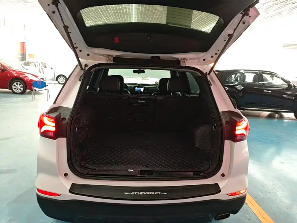 Chevrolet Equinox — миниатюра 19