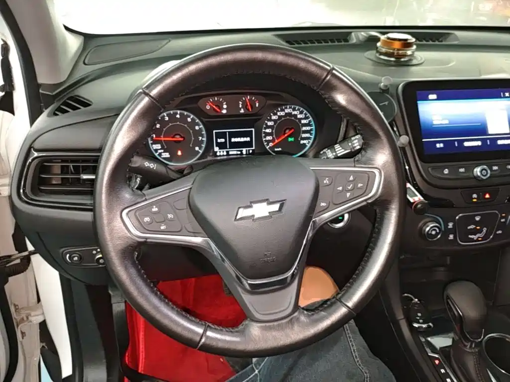 Chevrolet Equinox — миниатюра 11