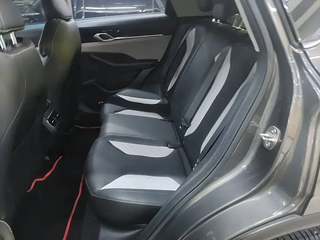 Geely Binyue — миниатюра 17