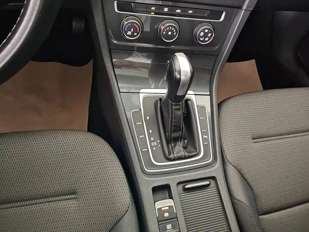 Volkswagen Golf — миниатюра 14