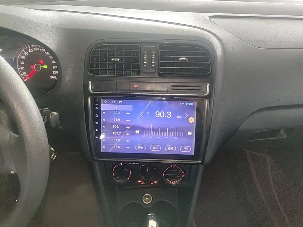Volkswagen Polo — миниатюра 13