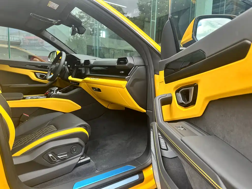 Lamborghini Urus SE — миниатюра 8